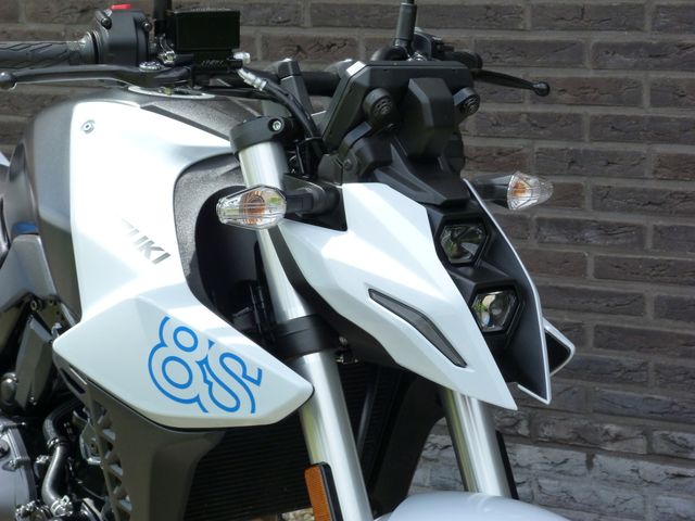 suzuki - gsx-8s