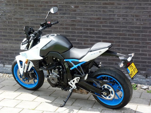 suzuki - gsx-8s