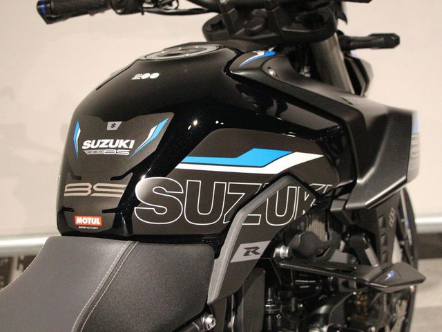 suzuki - gsx-8s