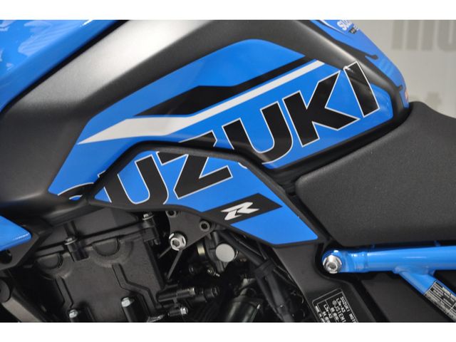 suzuki - gsx-8s