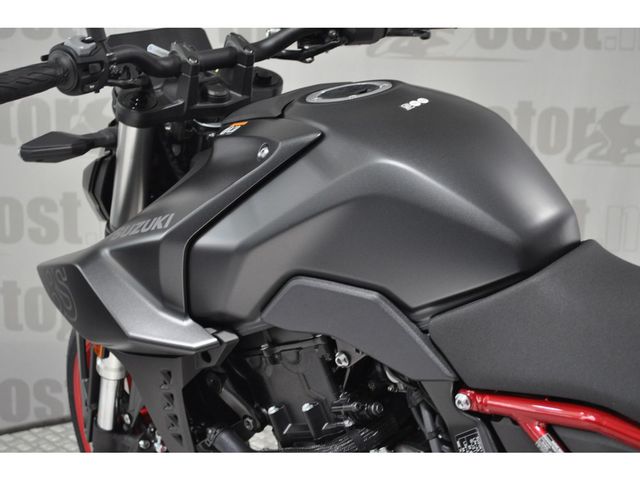 suzuki - gsx-8s