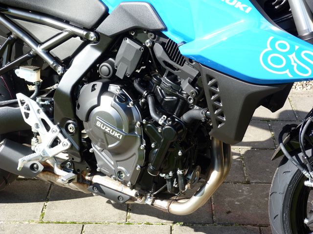 suzuki - gsx-8s