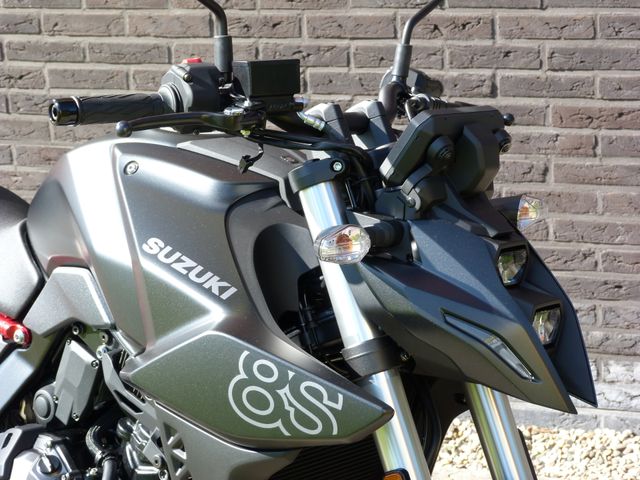 suzuki - gsx-8s