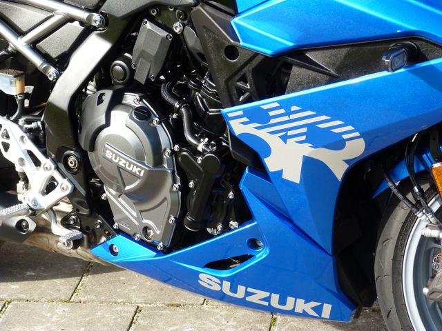 suzuki - gsx-8s