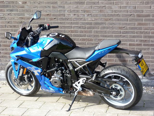 suzuki - gsx-8s