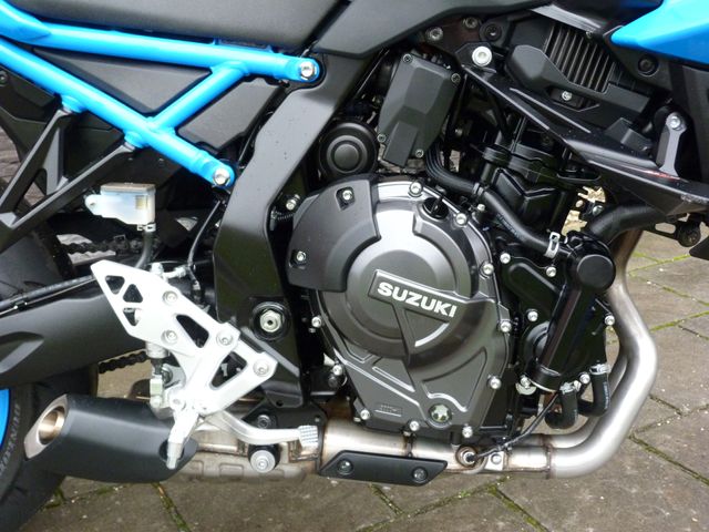 suzuki - gsx-8s