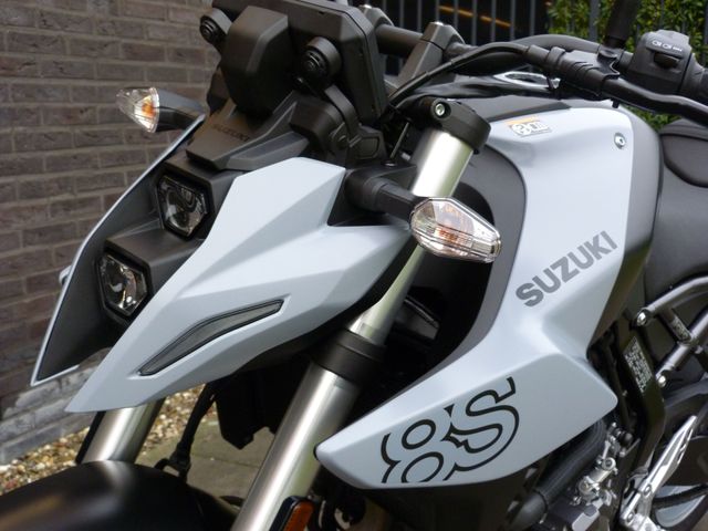 suzuki - gsx-8s