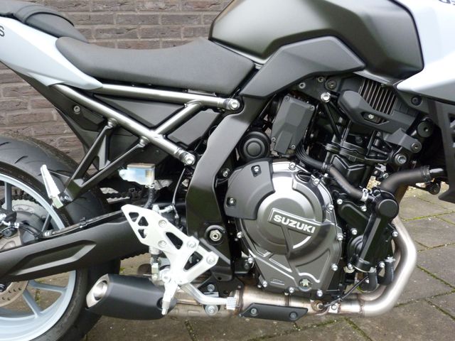 suzuki - gsx-8s