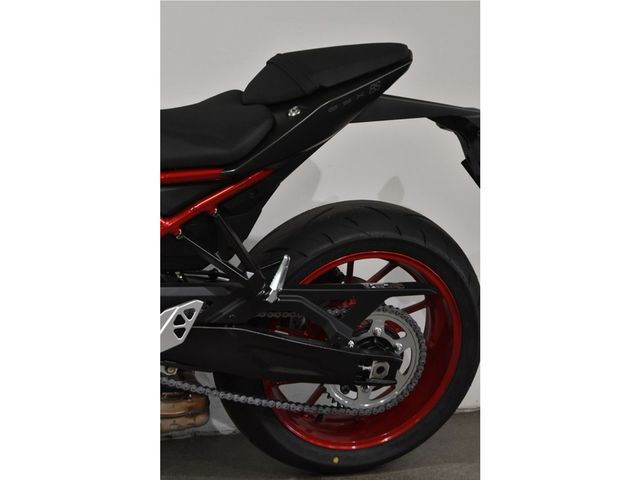 suzuki - gsx-8s