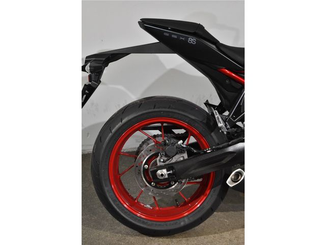 suzuki - gsx-8s