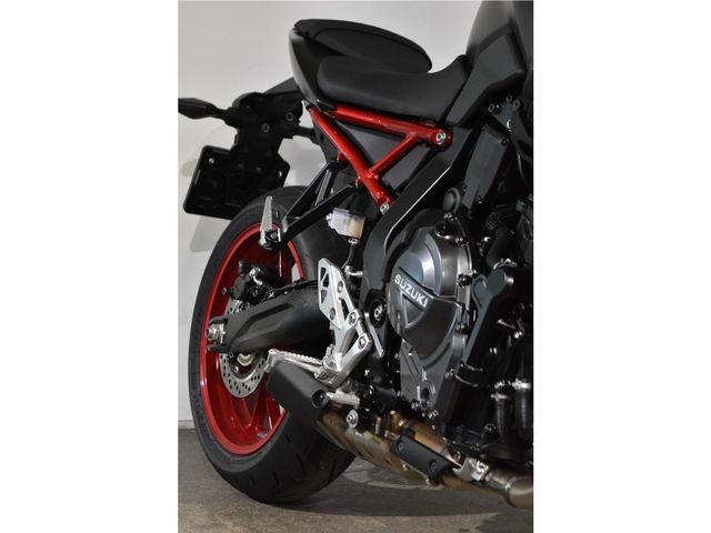 suzuki - gsx-8s