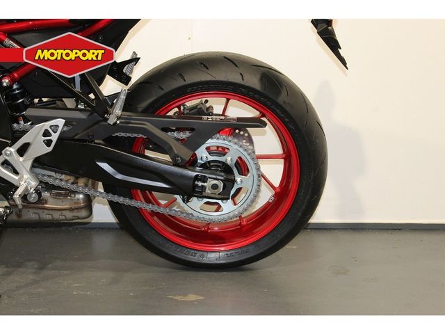 suzuki - gsx-8s