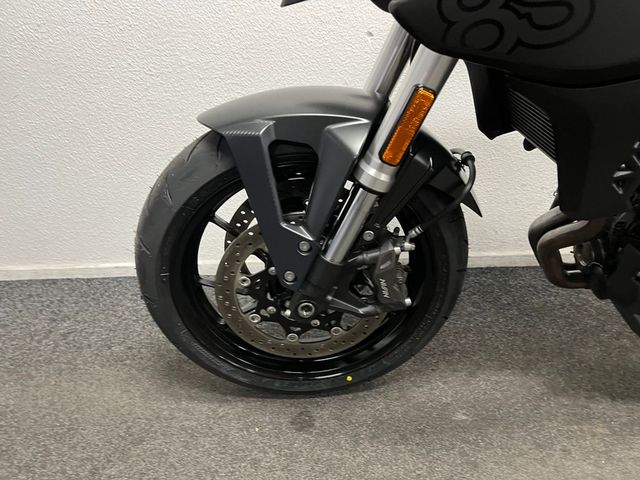 suzuki - gsx-8s