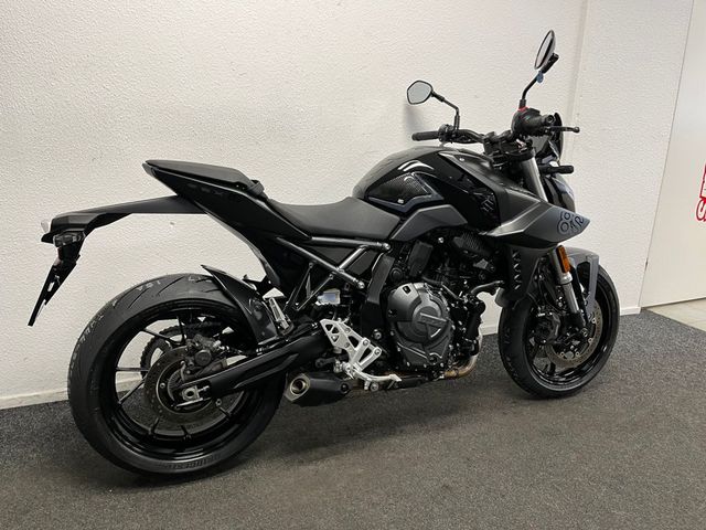 suzuki - gsx-8s