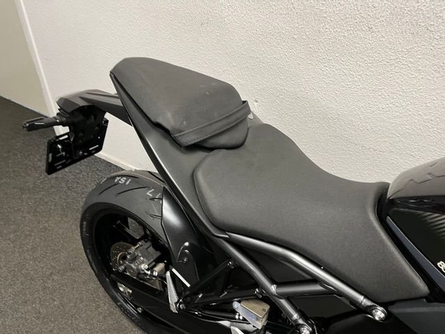 suzuki - gsx-8s