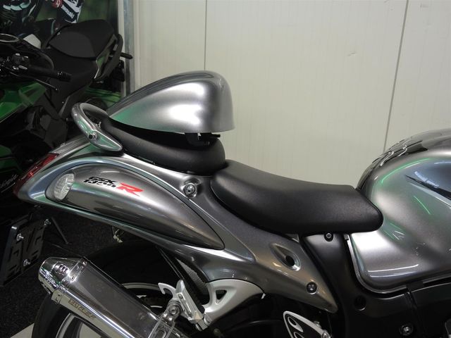 suzuki - gsx-r-1300-hayabusa