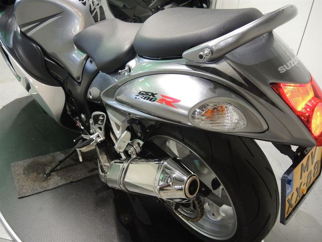 suzuki - gsx-r-1300-hayabusa