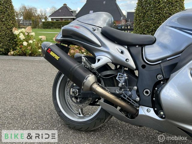 suzuki - gsx-r-1300-hayabusa