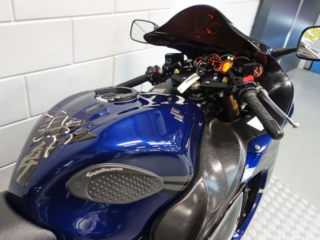 suzuki - gsx-r-1300-hayabusa