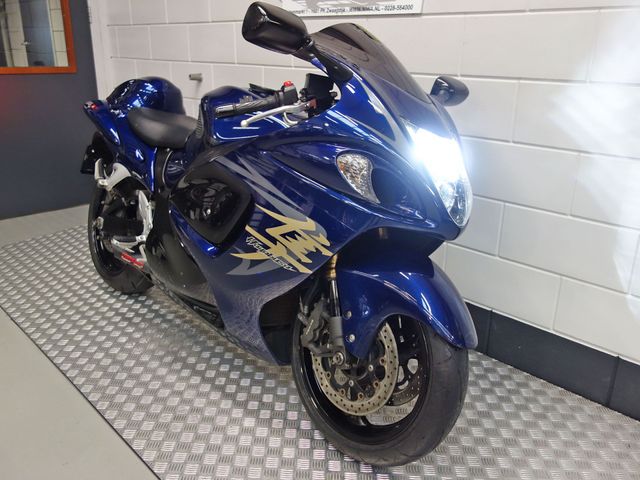 suzuki - gsx-r-1300-hayabusa