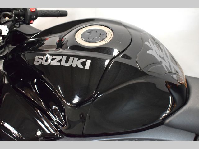 suzuki - gsx-r-1300-hayabusa