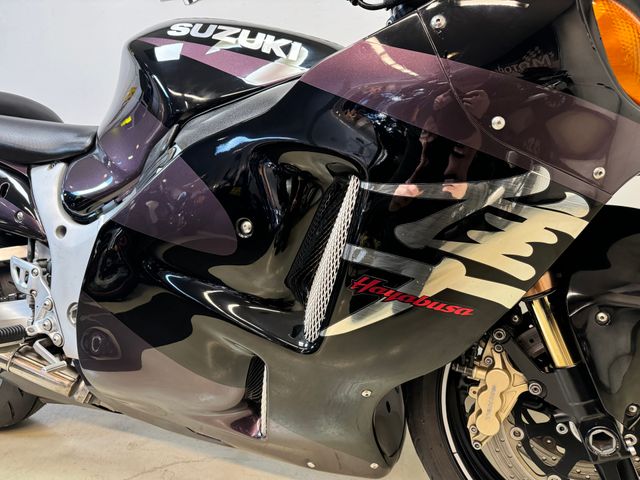 suzuki - gsx-r-1300-hayabusa