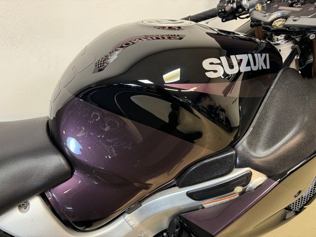 suzuki - gsx-r-1300-hayabusa