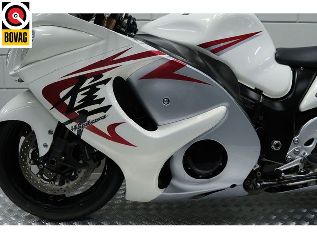 suzuki - gsx-r-1300-hayabusa