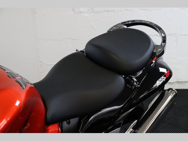 suzuki - gsx-r-1300-hayabusa