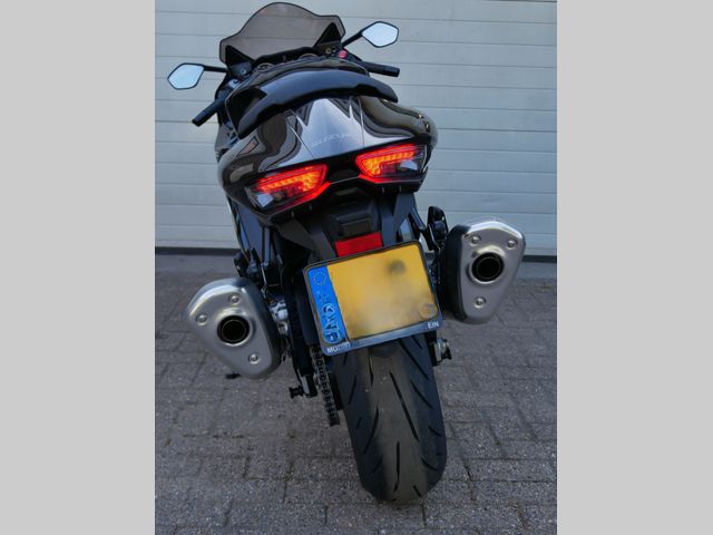 suzuki - gsx-r-1300-hayabusa