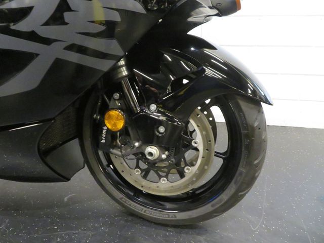 suzuki - gsx-r-1300-hayabusa