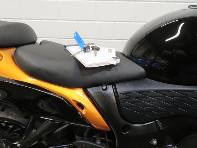 suzuki - gsx-r-1300-hayabusa