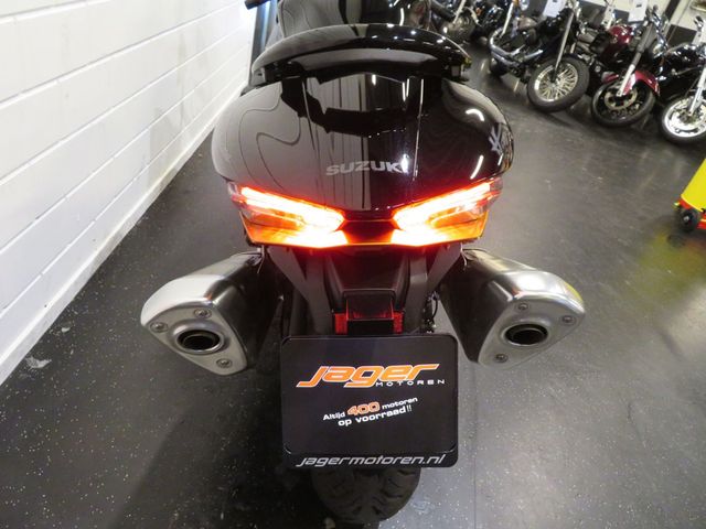 suzuki - gsx-r-1300-hayabusa