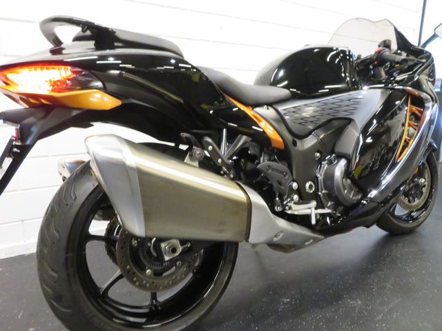 suzuki - gsx-r-1300-hayabusa