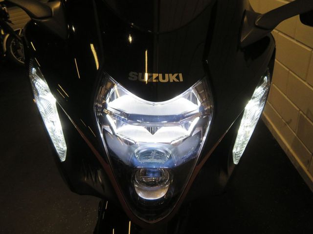 suzuki - gsx-r-1300-hayabusa