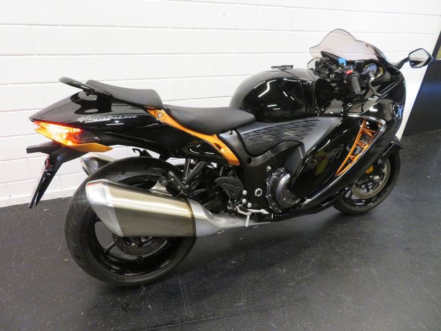 suzuki - gsx-r-1300-hayabusa