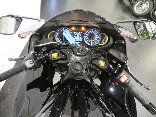 suzuki - gsx-r-1300-hayabusa