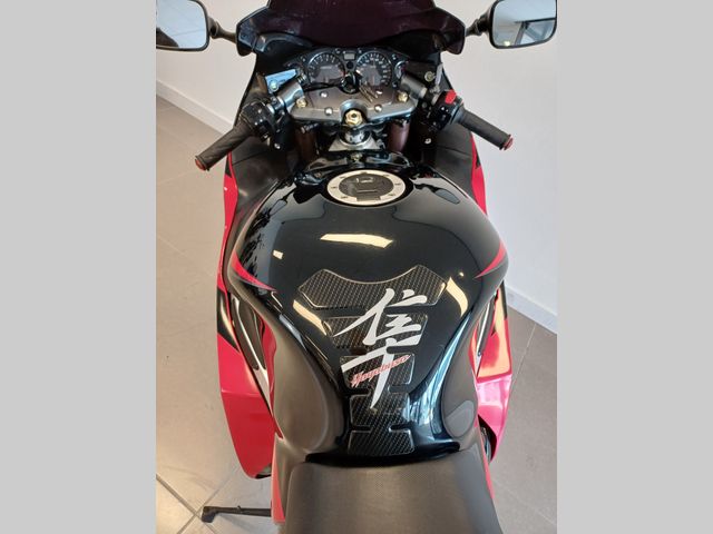 suzuki - gsx-r-1300-hayabusa