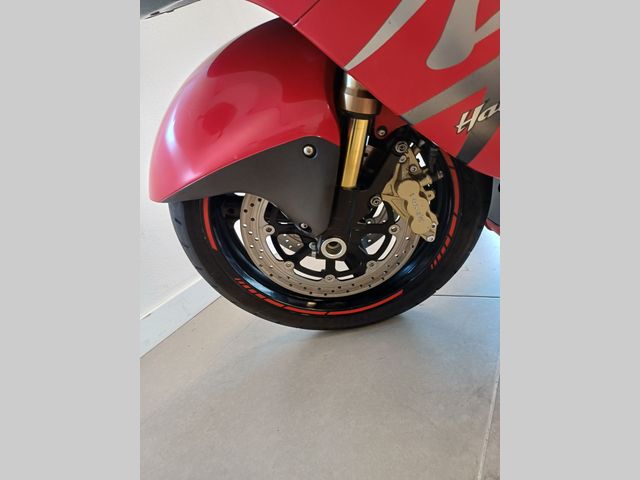 suzuki - gsx-r-1300-hayabusa