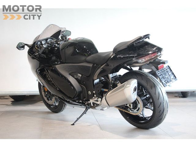 suzuki - gsx-r-1300-hayabusa