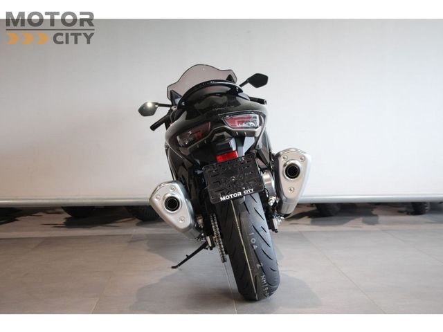 suzuki - gsx-r-1300-hayabusa