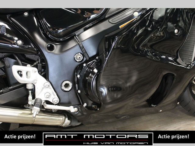 suzuki - gsx-r-1300-hayabusa