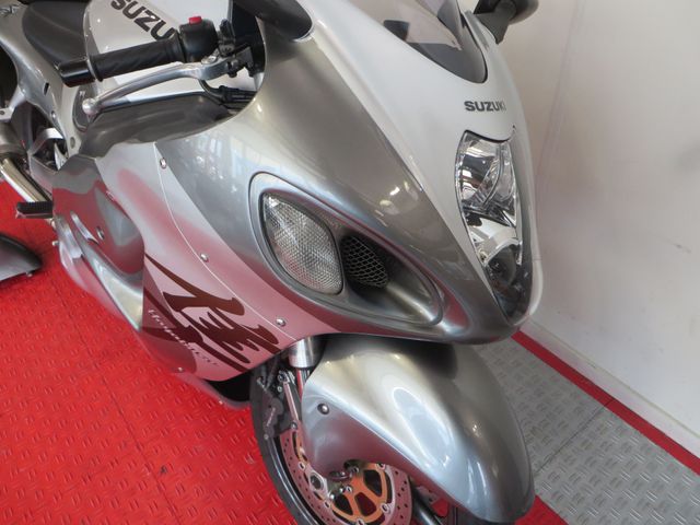 suzuki - gsx-r-1300-hayabusa