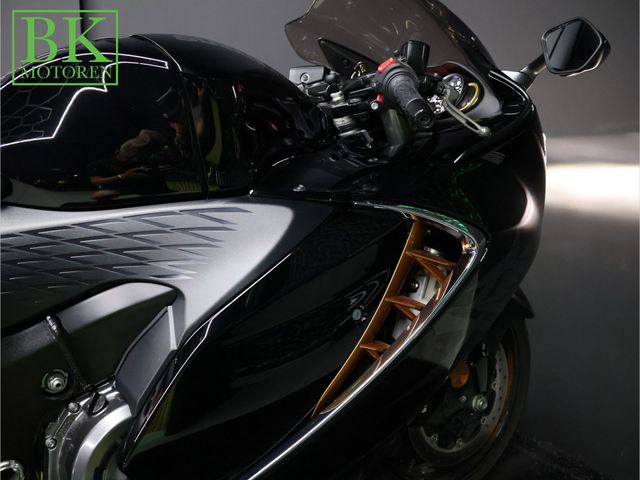 suzuki - gsx-r-1300-hayabusa