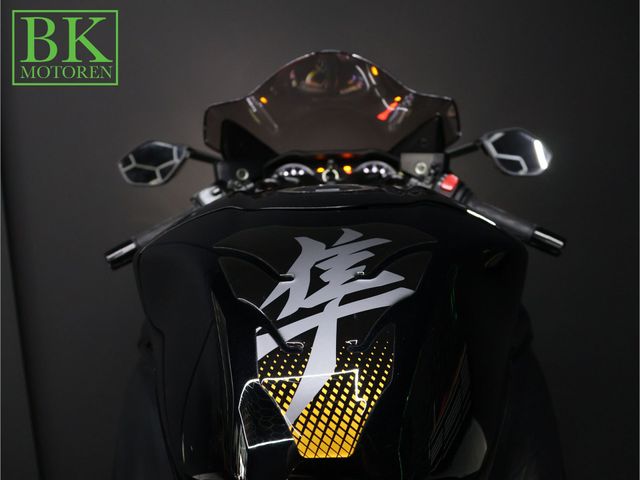suzuki - gsx-r-1300-hayabusa