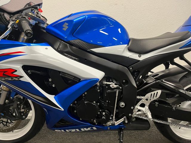 suzuki - gsx-r-600