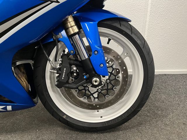 suzuki - gsx-r-600