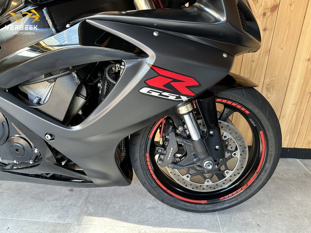 suzuki - gsx-r-600