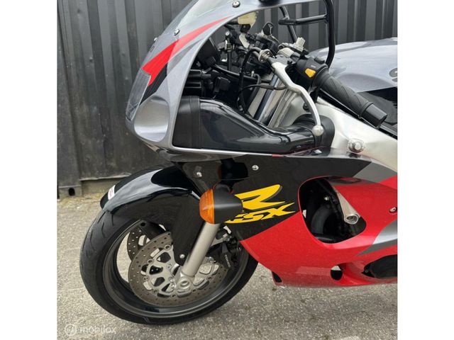 suzuki - gsx-r-600