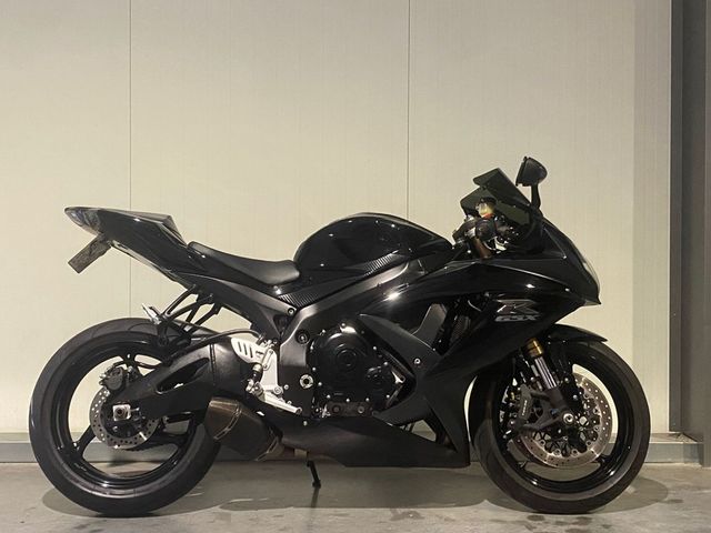suzuki - gsx-r-600